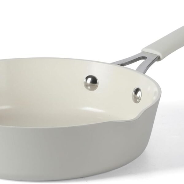 Aluminum frying pan